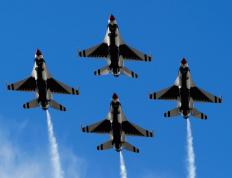 开云体育APP下载-霍勒迪封神之战！太阳强压雷霆显冠军相