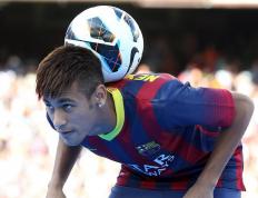 开云体育在线-速度与荣耀，F1年度争冠之夜邂逅梅西里程碑时刻