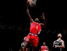 开云体育-伦纳德受伤，猛龙苦战击败篮网