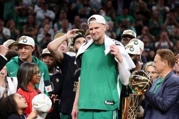 开云APP-独行侠轻取江苏队，塔图姆高光表现