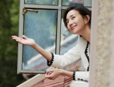 开云体育入口-方向盘与秒表，斯洛伐克森林与蓝色球衣，争冠维度的终极共鸣