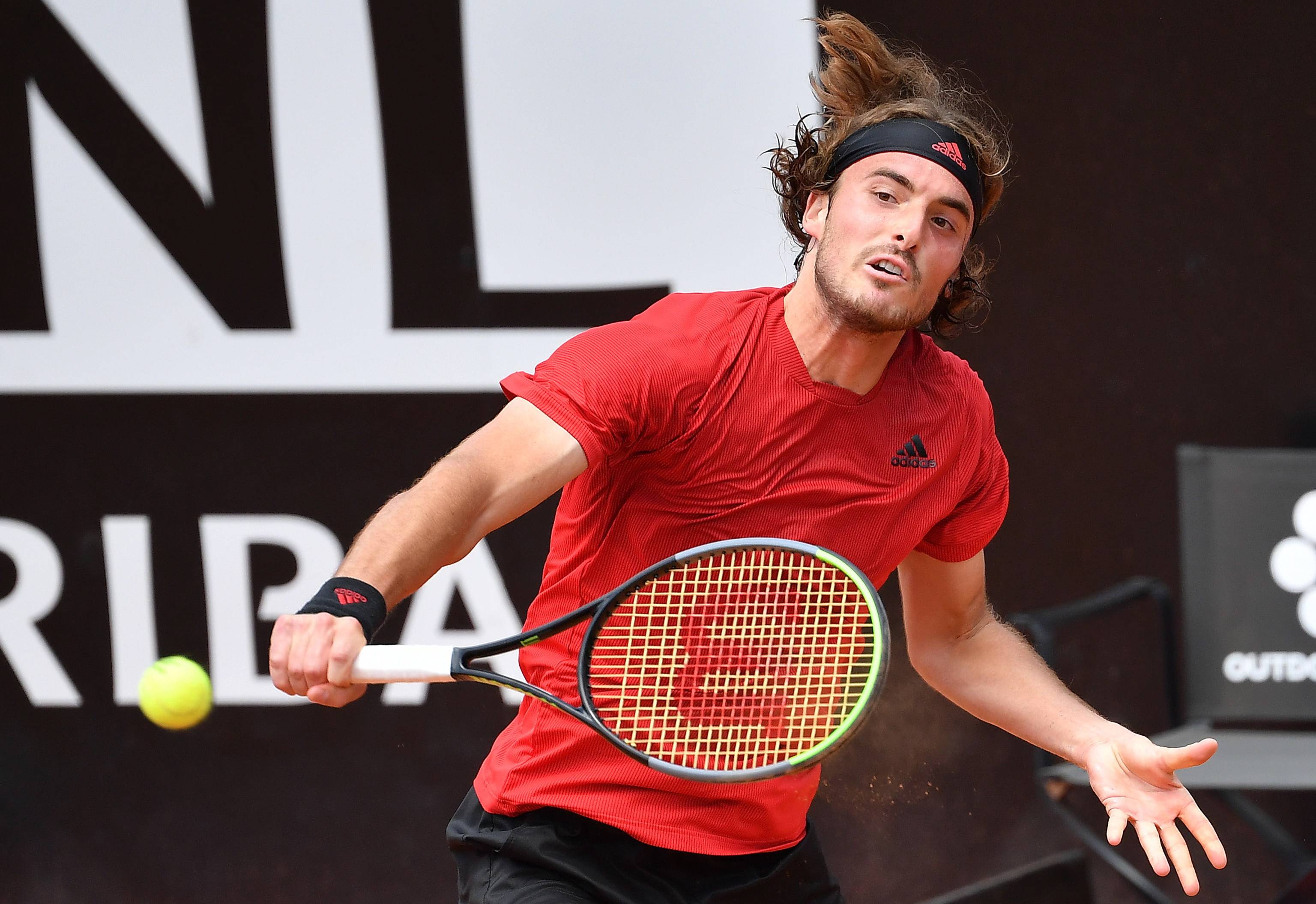 开云体育在线-欧洲网球队翻盘德国网球队，西西帕斯统治全场的简单介绍