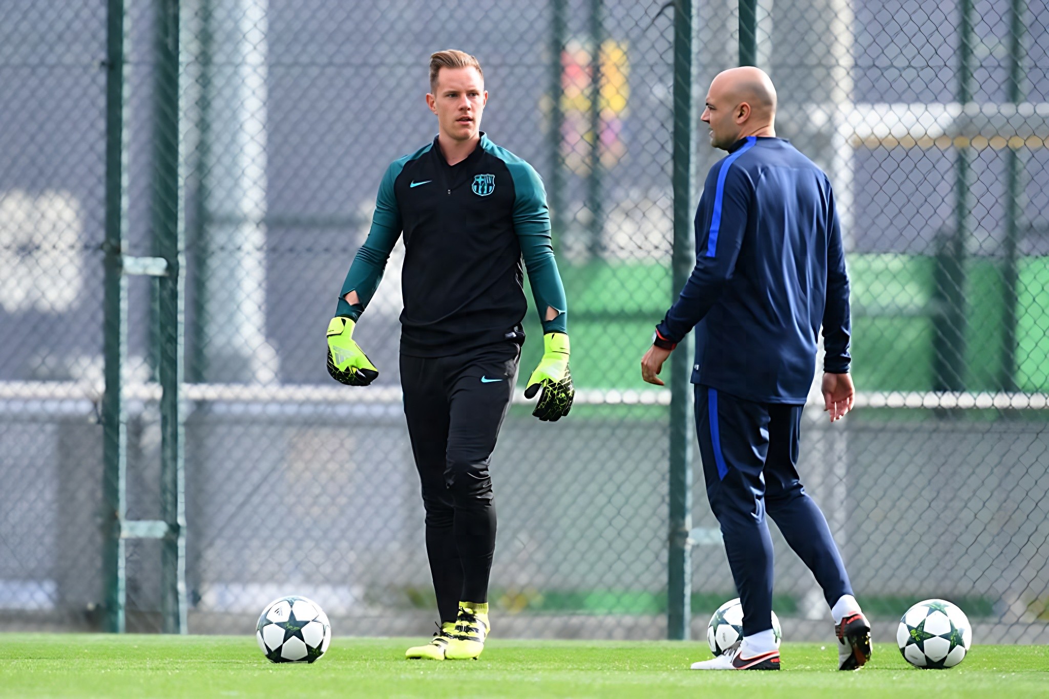 开云体育登录-巴萨绝地反击曼联，特尔施特根完成帽子戏法