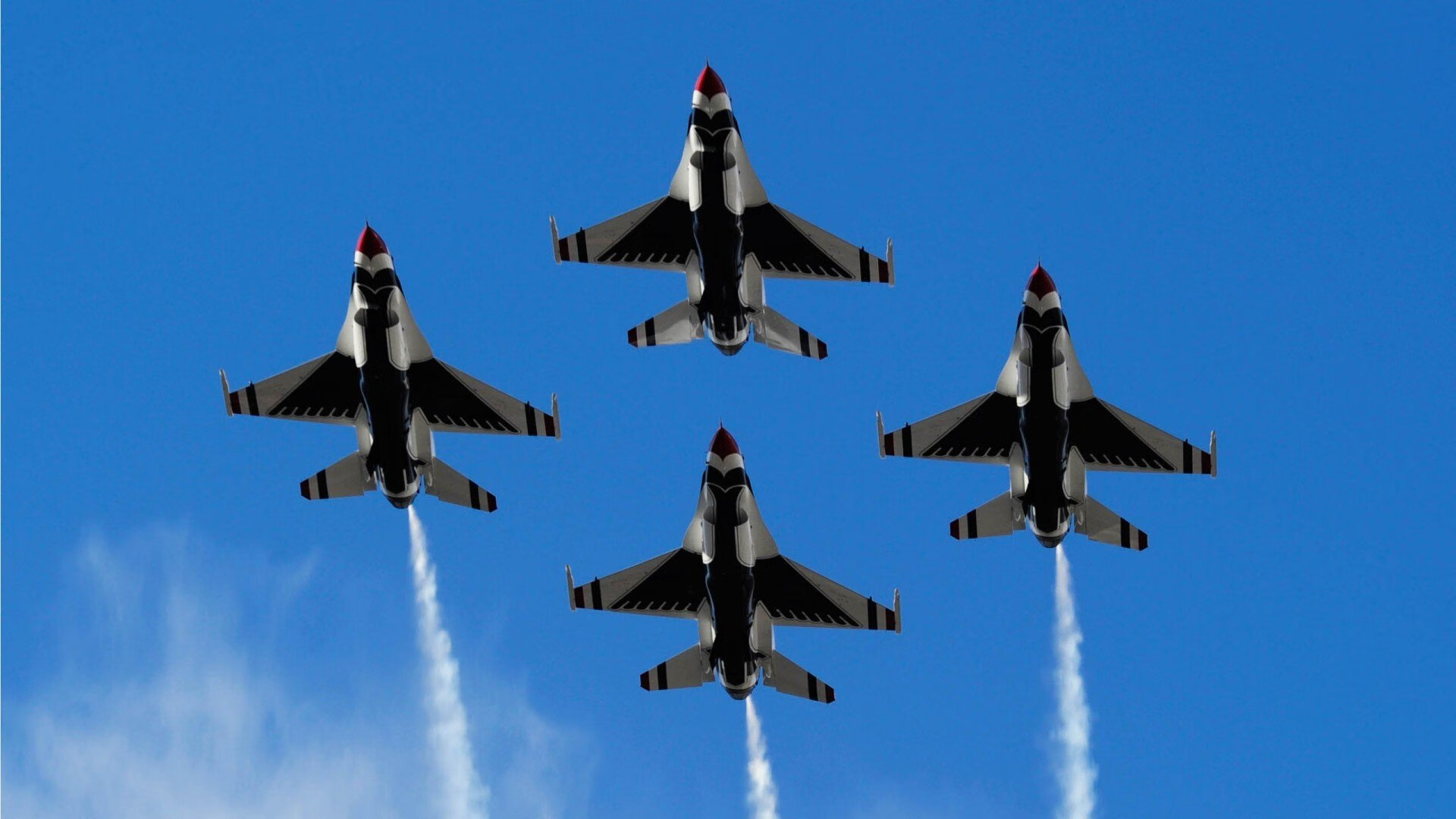 开云体育APP下载-霍勒迪封神之战!太阳强压雷霆显冠军相