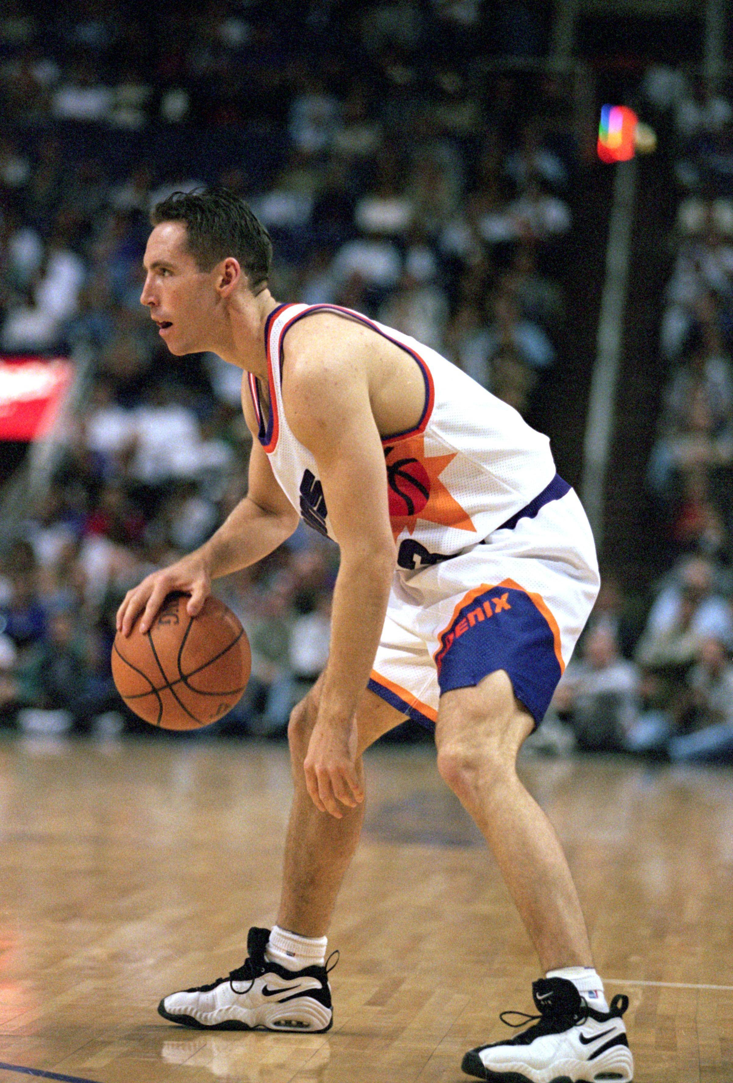 开云体育官网-英超争冠之夜，哈利伯顿个人能力完全展现